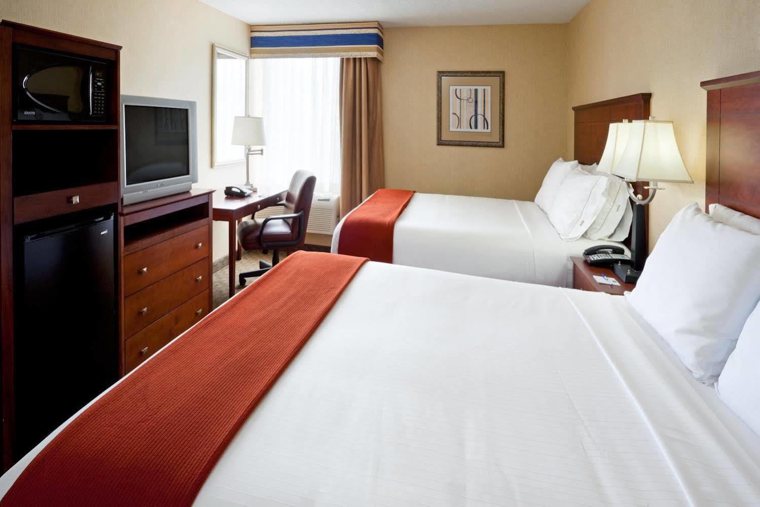 Holiday Inn Express Ramsey Mahwah By Ihg Екстериор снимка